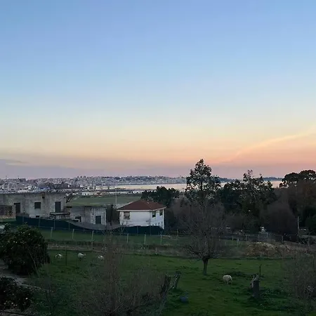 Casa Con Jardin Cerca De Santander Holiday home Camargo